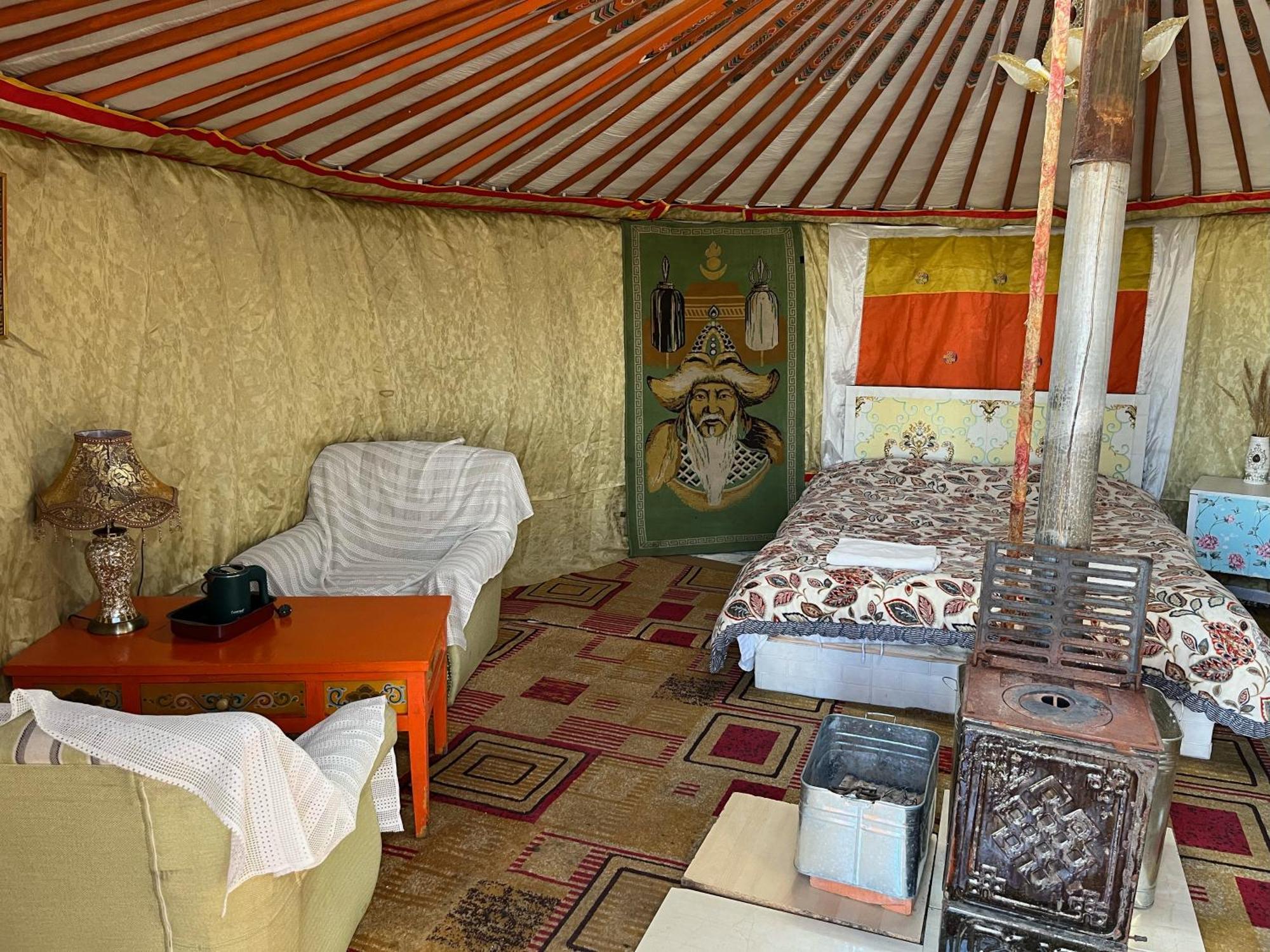 Gana'S Guest House And Tours Ulan Bator Exterior foto