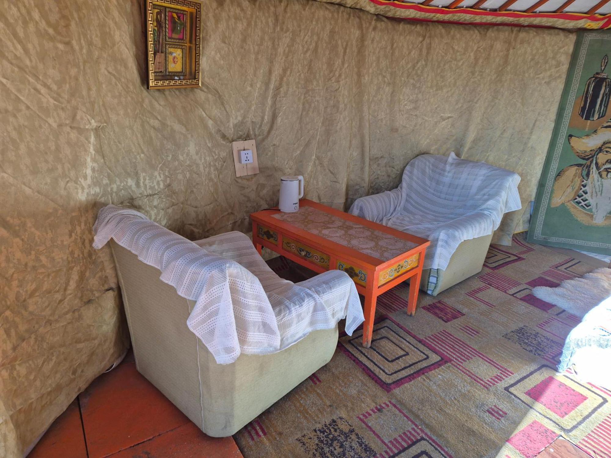 Gana'S Guest House And Tours Ulan Bator Exterior foto